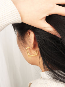 • Square Hoop Earring Gold Huggie Earring Geometric Hoop Hypoallergenic Earring •