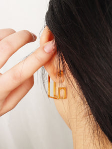 • Square Hoop Earring Gold Huggie Earring Geometric Hoop Hypoallergenic Earring •