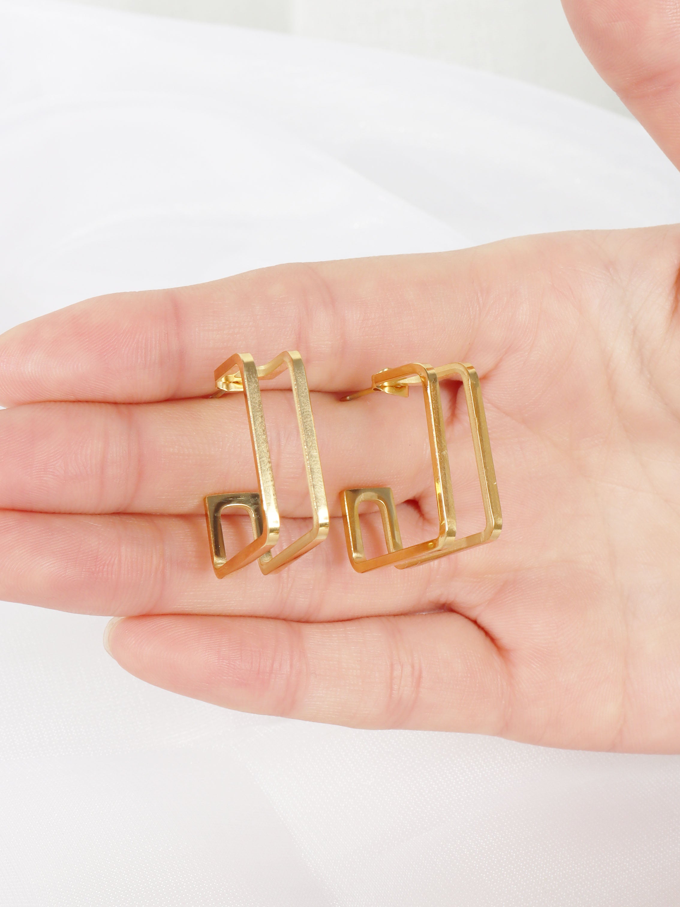 • Square Hoop Earring Gold Huggie Earring Geometric Hoop Hypoallergenic Earring •