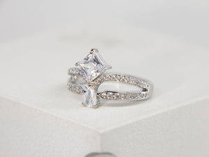 • Princess Diamond Ring | Coronation Diamond Ring | Pear Diamond Ring •