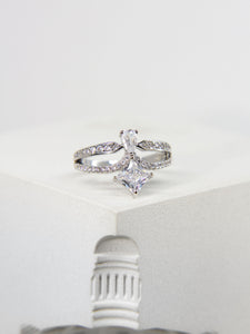 • Princess Diamond Ring | Coronation Diamond Ring | Pear Diamond Ring •