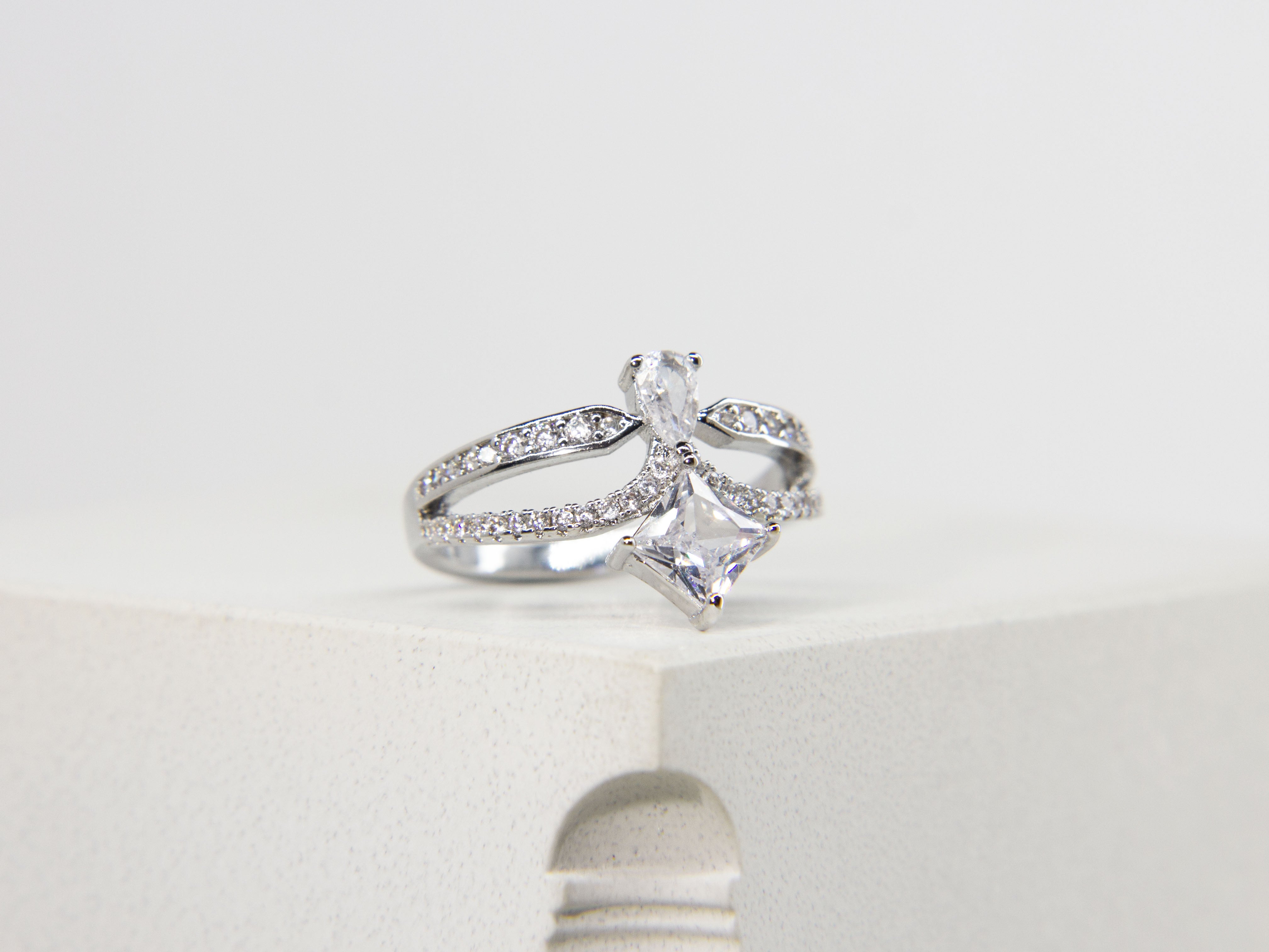 • Princess Diamond Ring | Coronation Diamond Ring | Pear Diamond Ring •