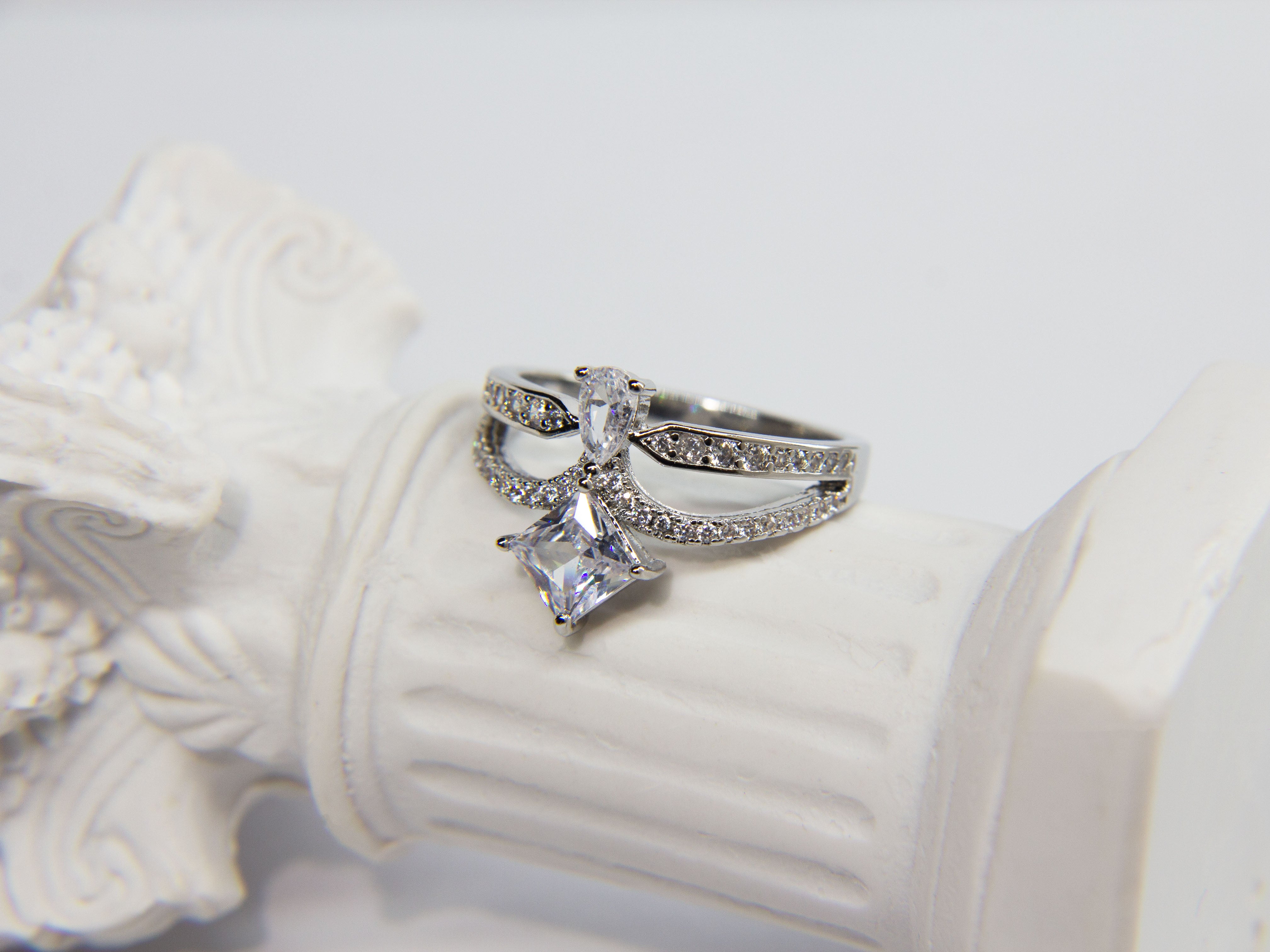 • Princess Diamond Ring | Coronation Diamond Ring | Pear Diamond Ring •