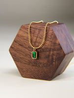 Load image into Gallery viewer, • Emerald Gemstone Necklace | 18K Gold Vintage Necklace| Emerald Pendant Necklace •
