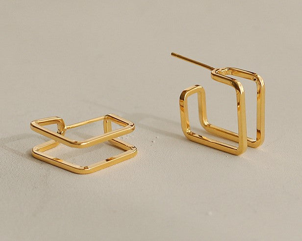 • Square Hoop Earring Gold Huggie Earring Geometric Hoop Hypoallergenic Earring •