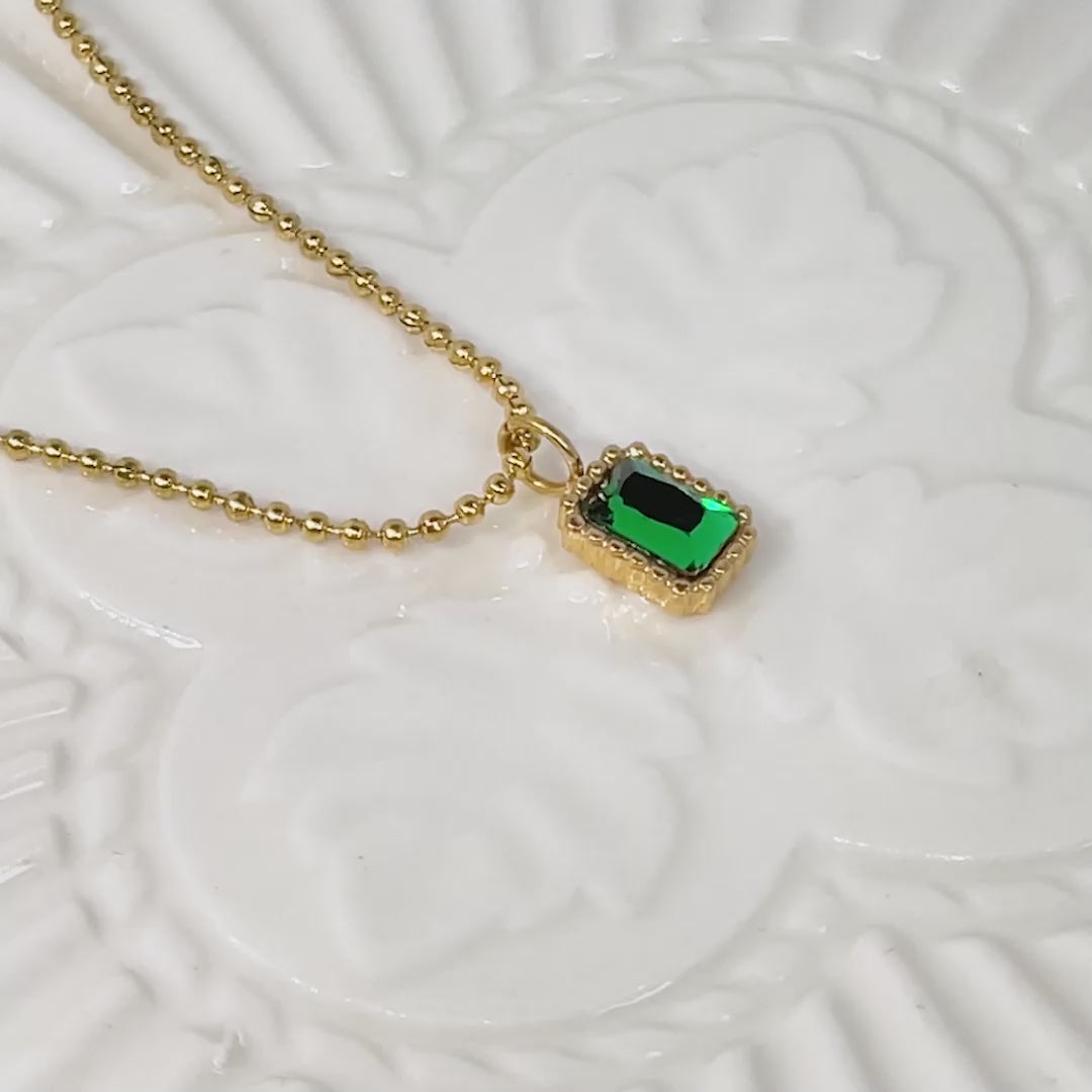 • Emerald Gemstone Necklace | 18K Gold Vintage Necklace| Emerald Pendant Necklace •