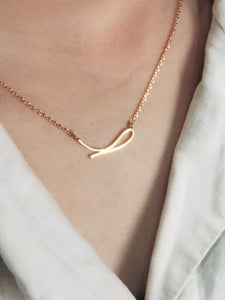 • Minimalist Simple Line Design Gold Necklace •