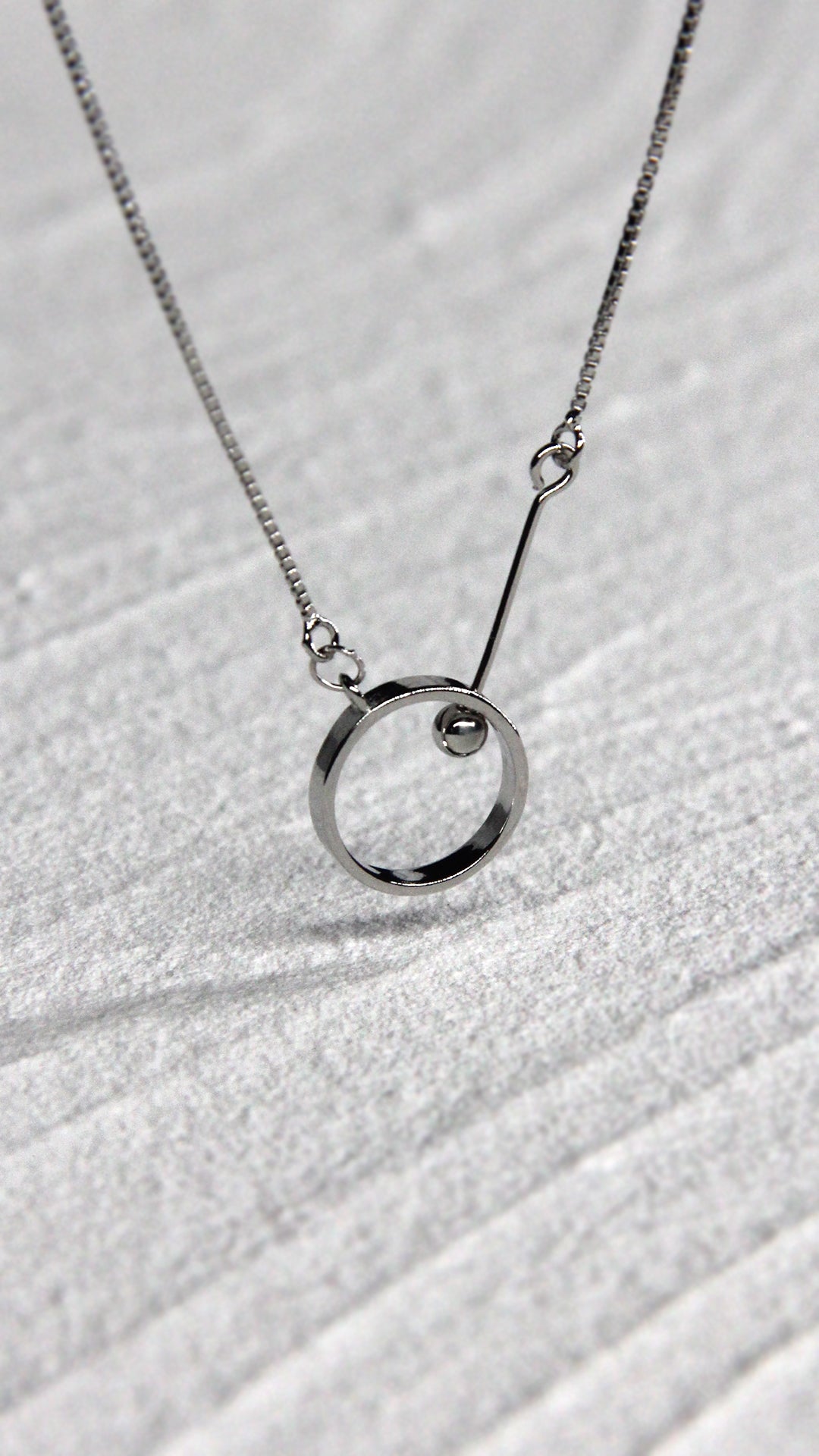 • Minimalist Geometric Circle Necklace •