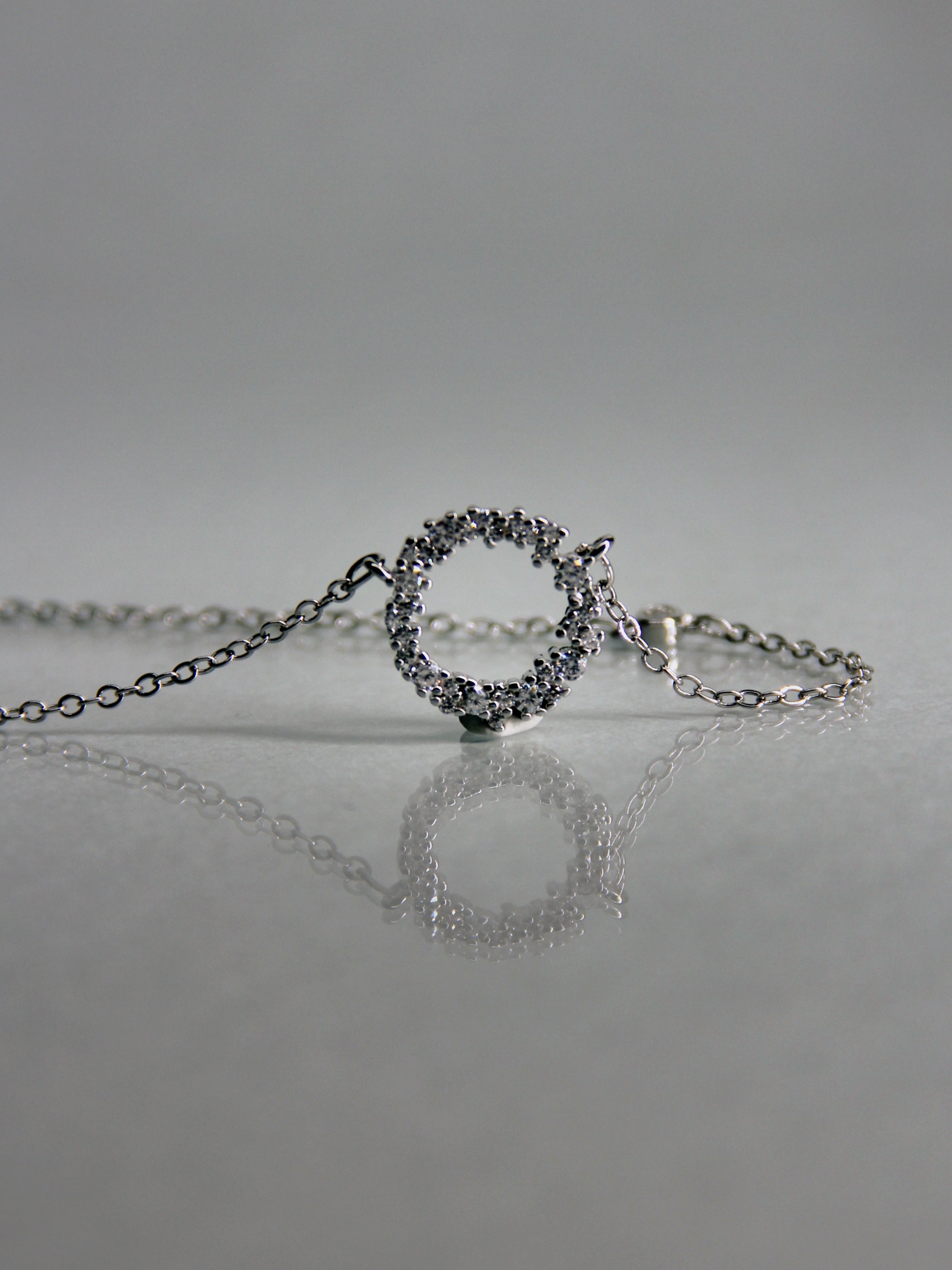 • Irregular Circle Paving CZ Diamond Necklace •